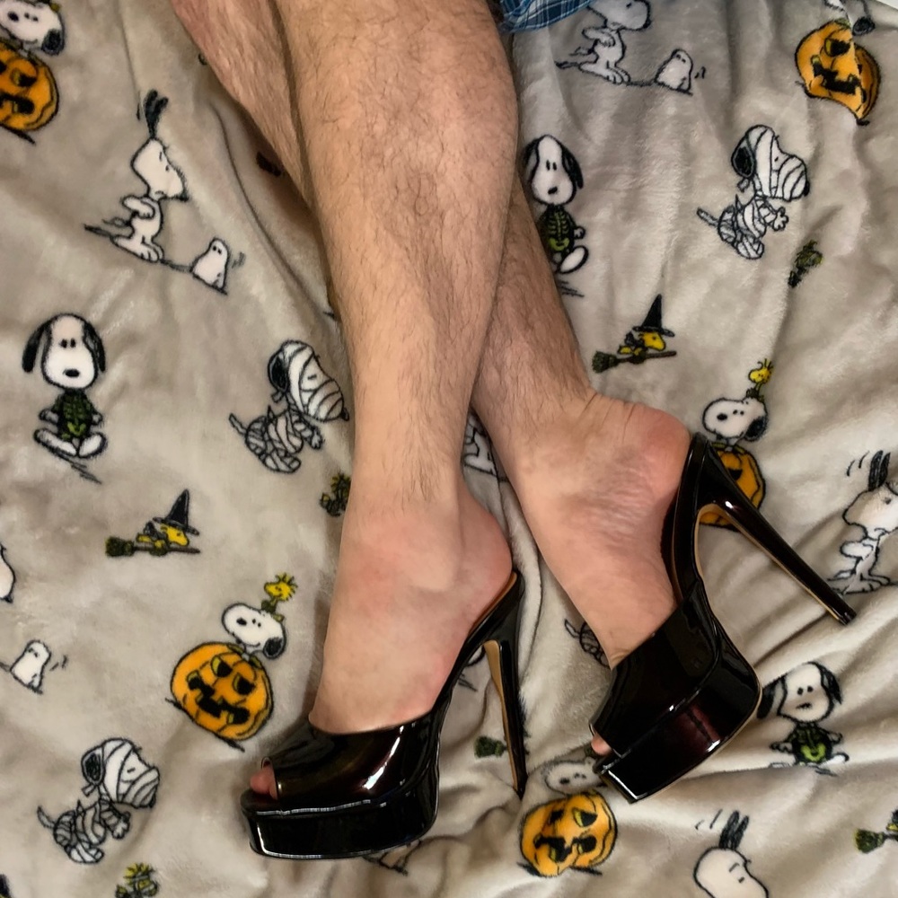Dolly Parton Style Black Patent Peep-Toe Mules